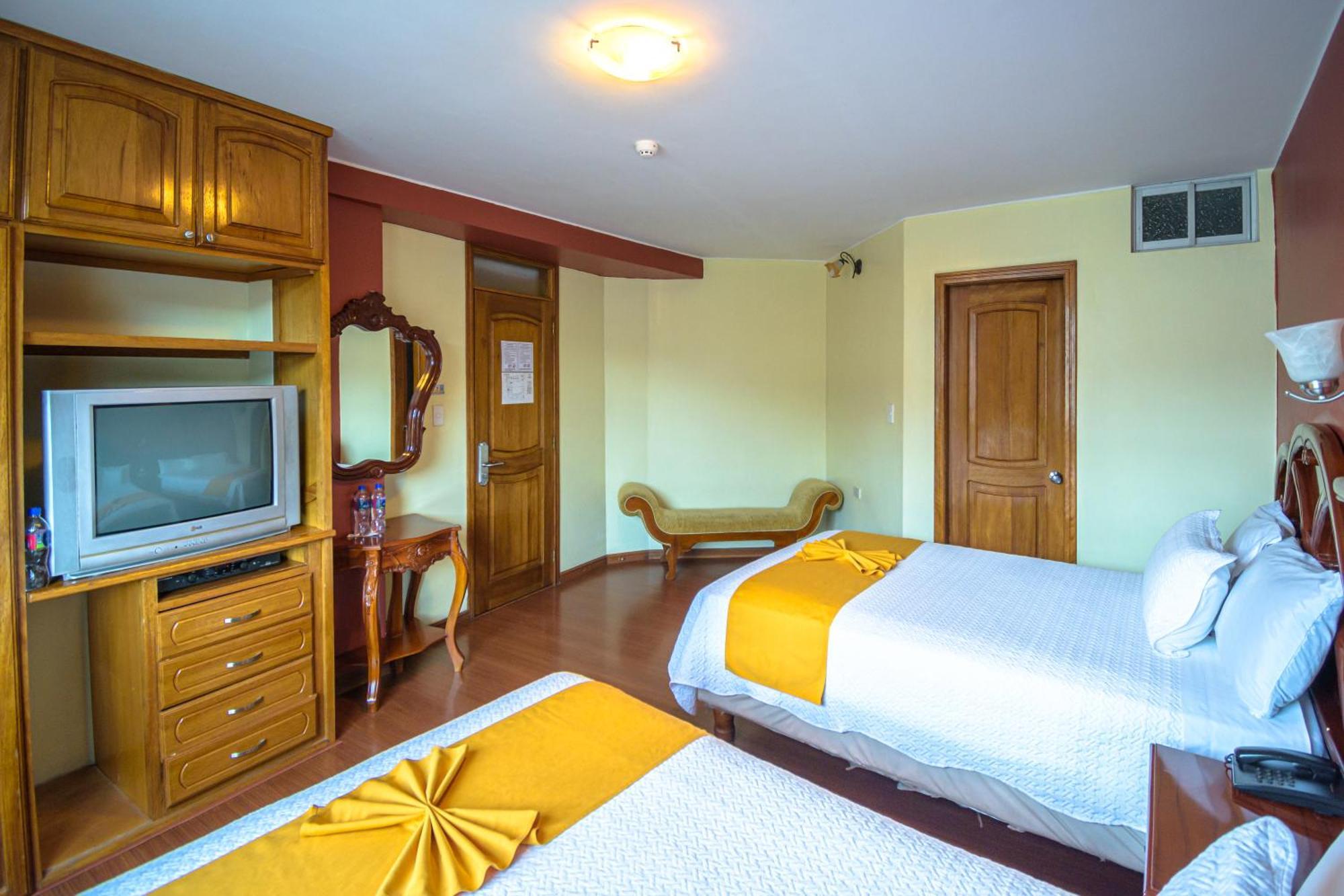 Hotel Cumbaya Sanvy Quito Room photo